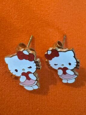 😻 Hello Kitty Cutesy fun Enamel Stud Earrings - I ❤️You with a wink design - NWT